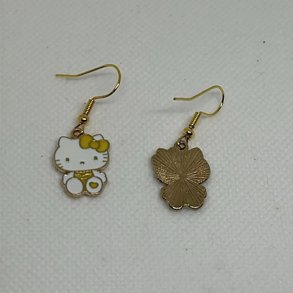 Hello Kitty Yellow earrings - Picture 3 of 4